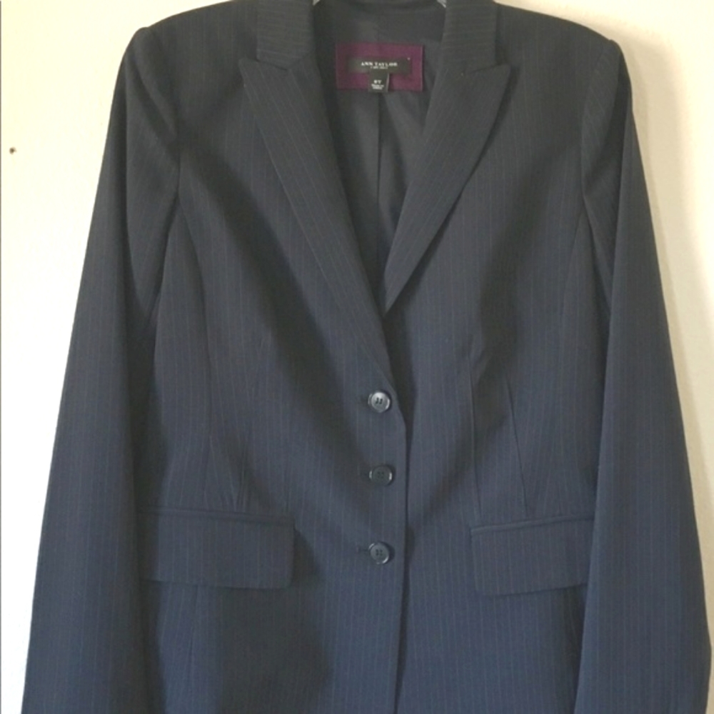 Ann Taylor NWOT NAVY PINSTRIPE BLAZER